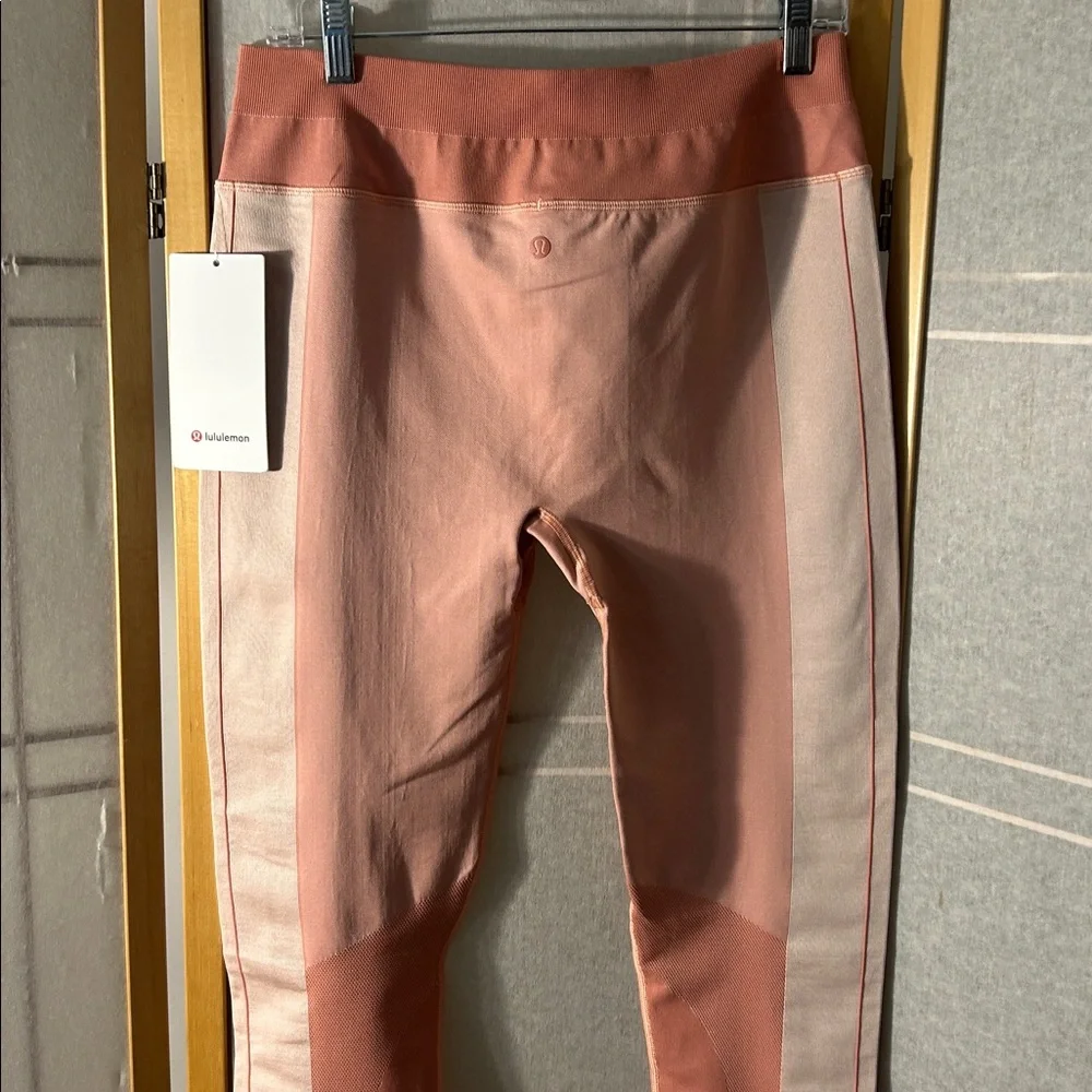 Lululemon Ebb to train Abstract Coral and Beige Leggings - Picture 4 of 14